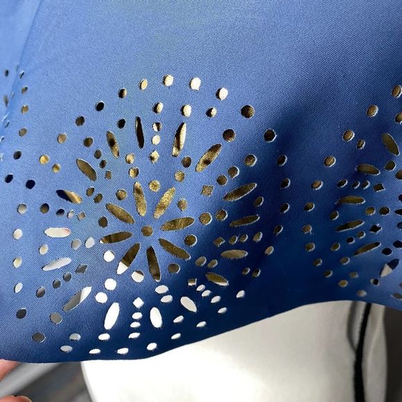 Ninety Six Degrees Strapless Flounce Eyelet Bikini Top Gold Metallic Large Blue - Picture 6 of 12